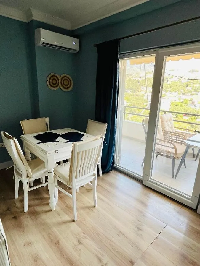 Lizas Apartment Himarë
